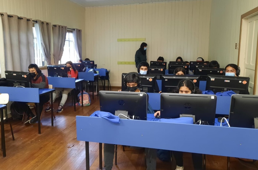 Futuros kinesiólogos realizaron charla en línea a escolares del Liceo Bicentenario de Vilcún